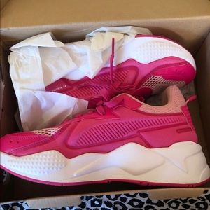 Women’s puma sneakers